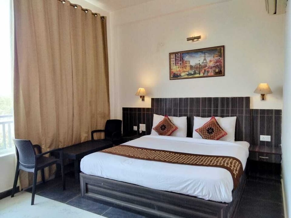 Double Room | Desk, laptop workspace, free WiFi