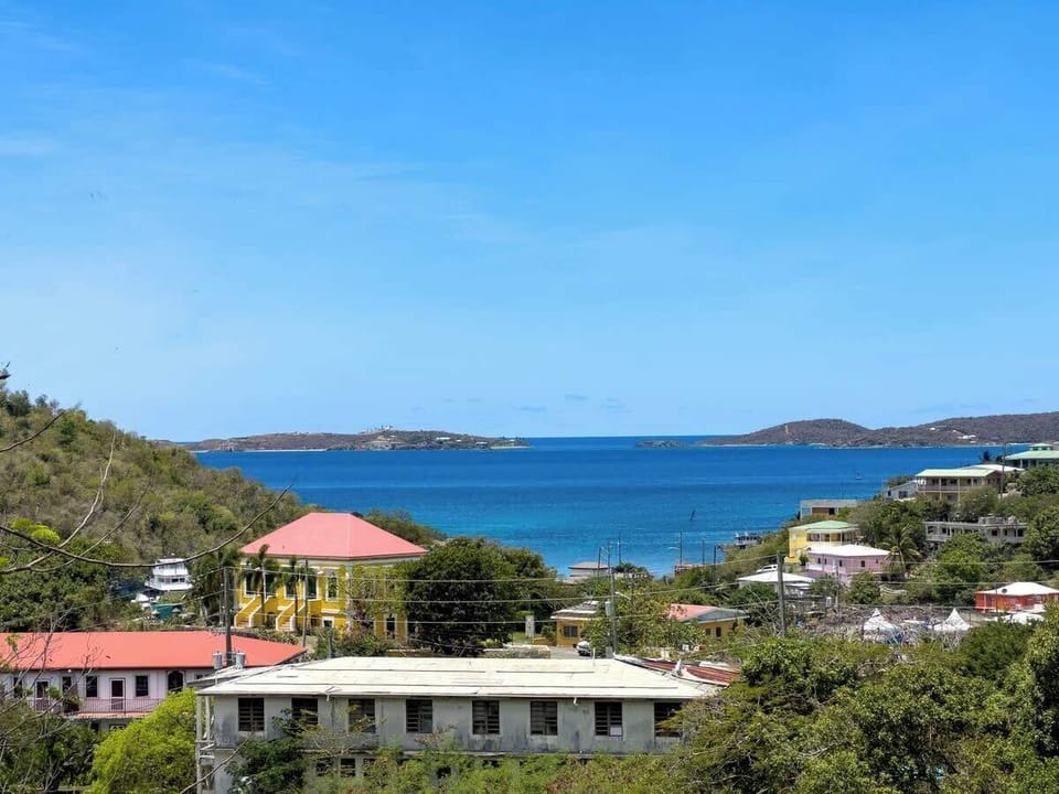 Breathtaking Ocean View – Enjoy the Scenic Beauty Right from Your Window!