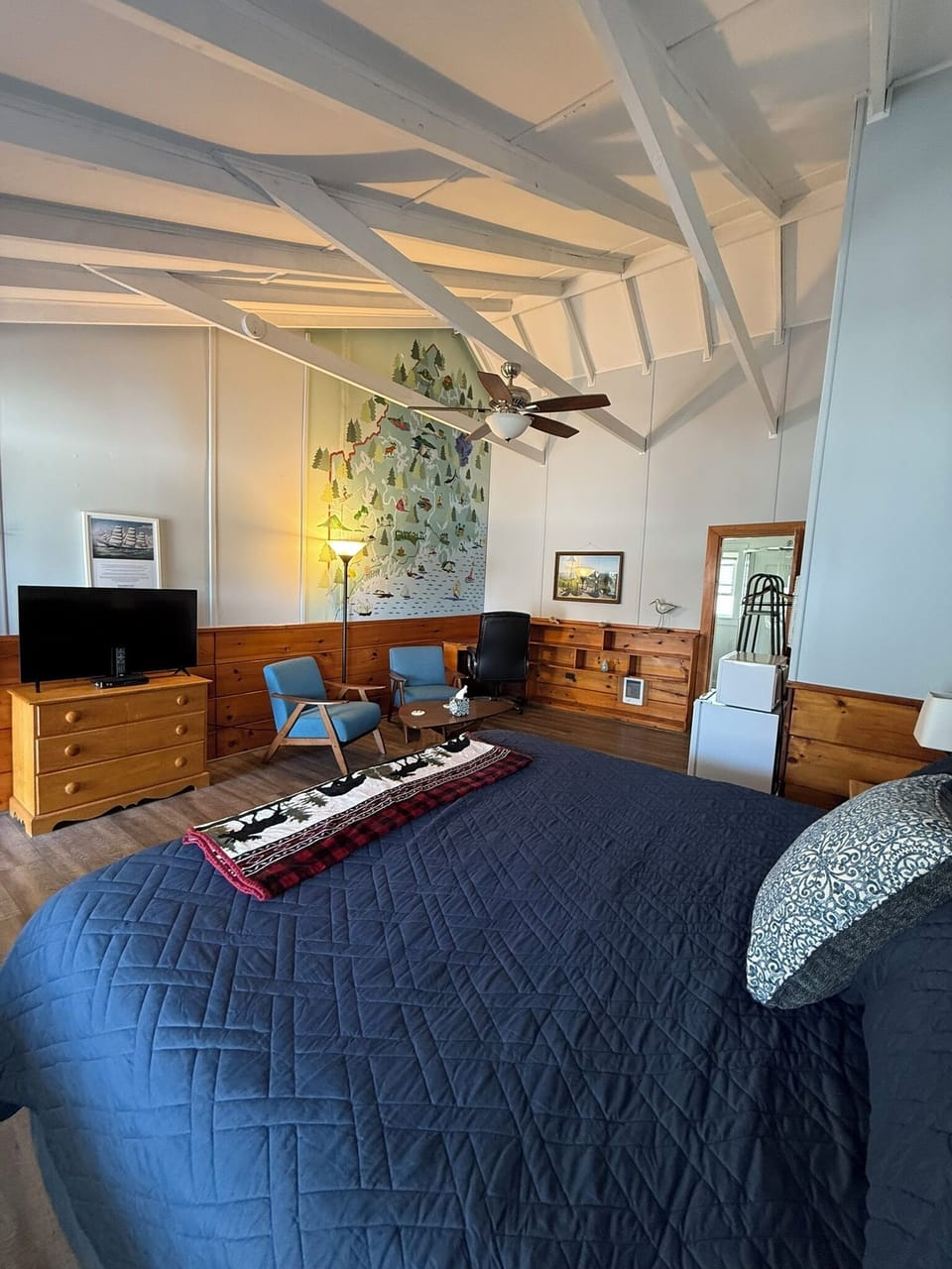 Room, 1 King Bed | Laptop workspace, free WiFi, bed sheets