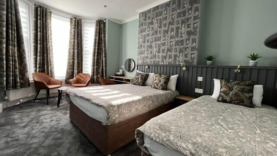 Triple Room, Ensuite (Double and Single Beds)