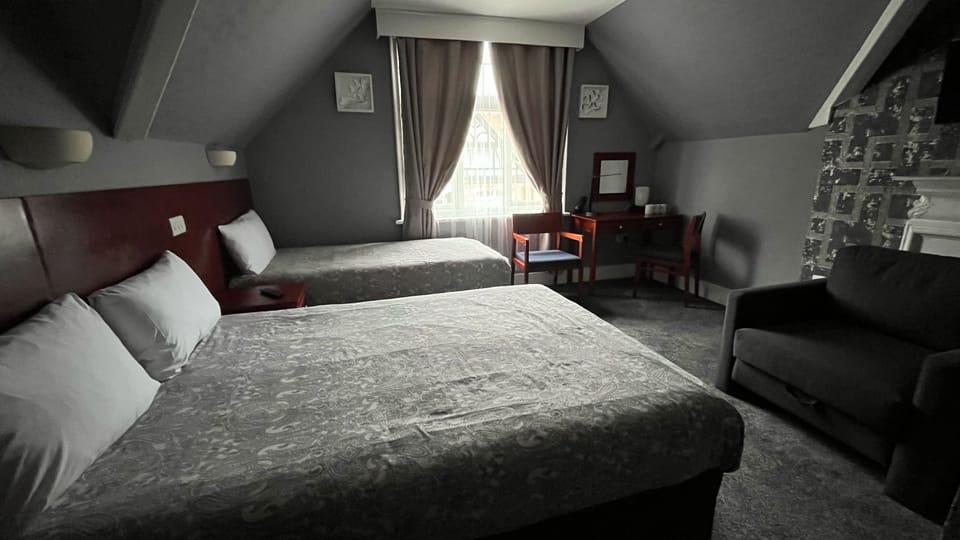 Triple Room, Ensuite (Double and Single Beds)