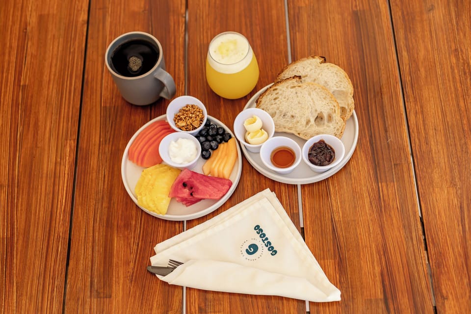 Free daily continental breakfast