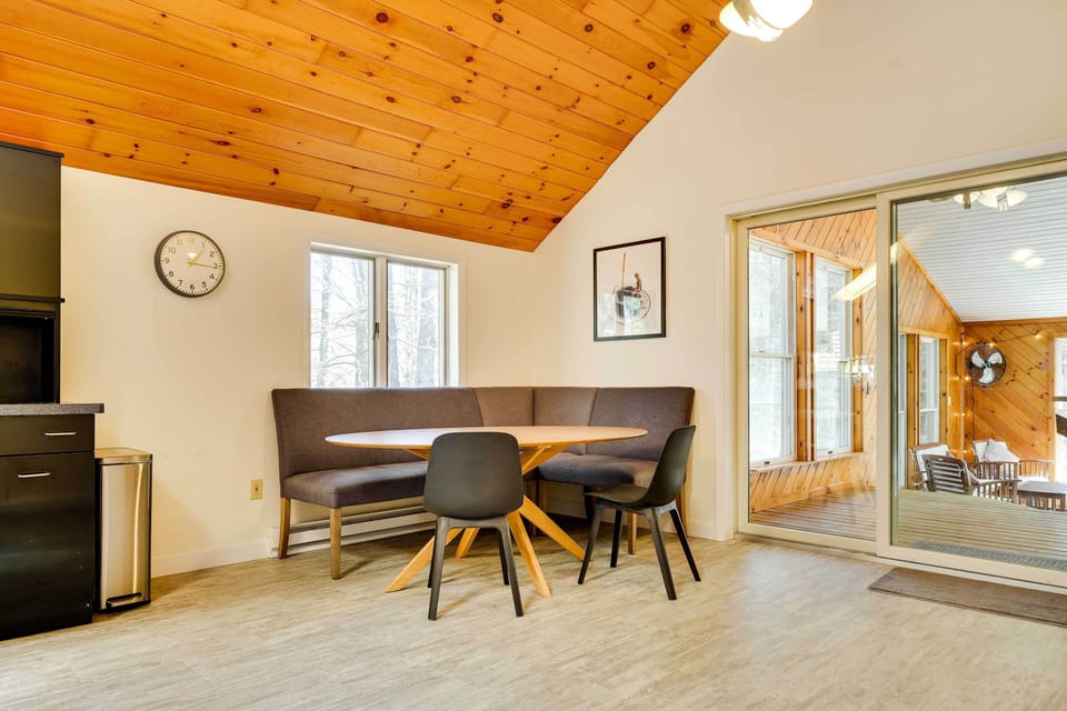 Dining Nook | Dishware & Flatware Provided
