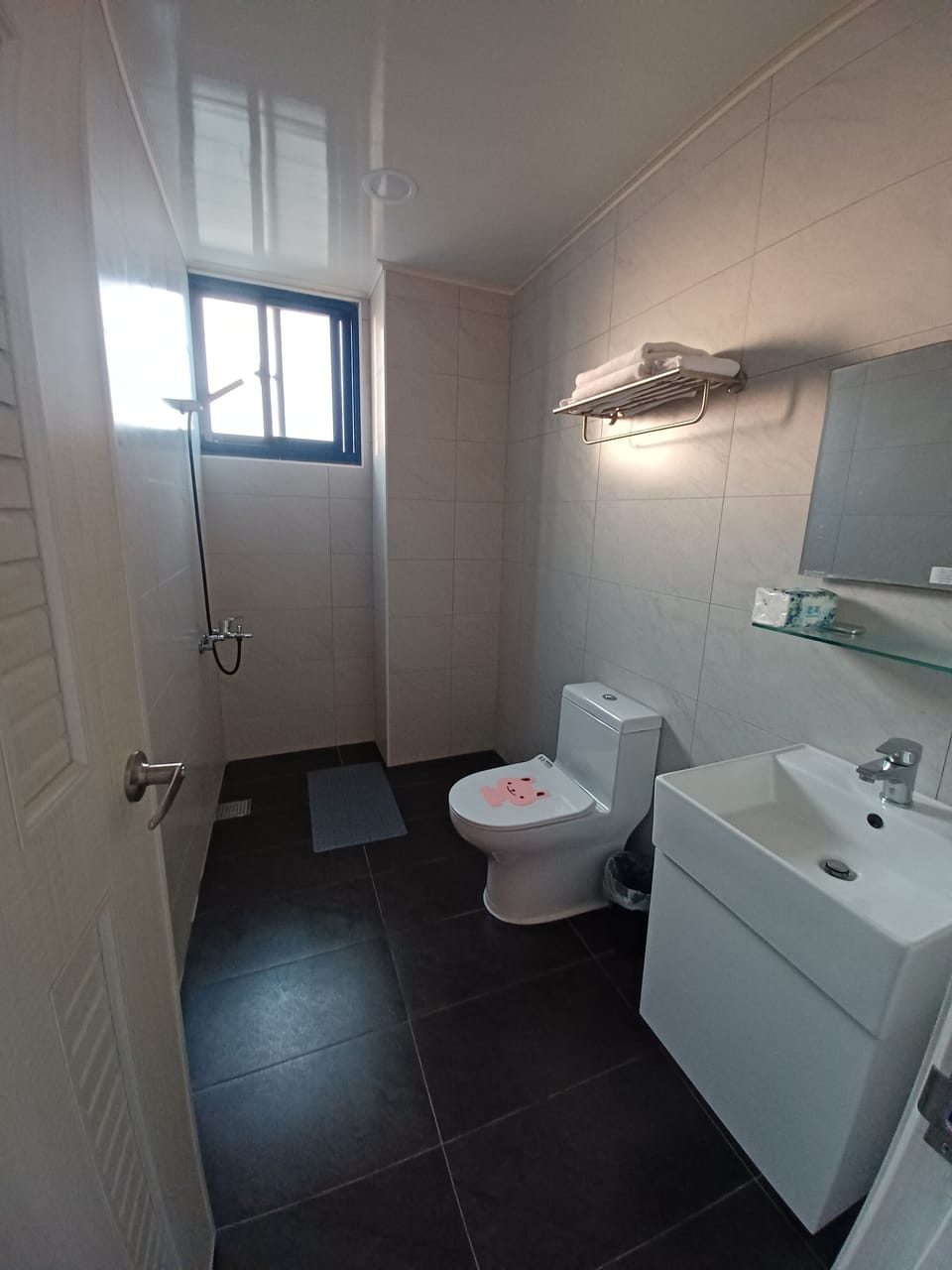 Signature Room | Bathroom