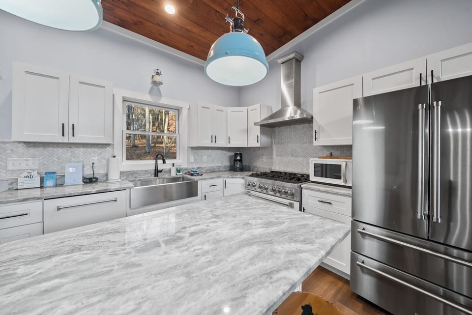 Cook like a pro in our chef's kitchen, complete with top-of-the line appliances.