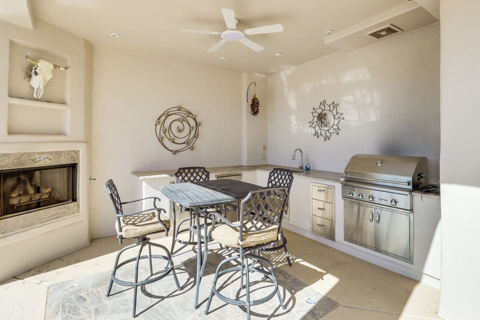 Outdoor Kitchen