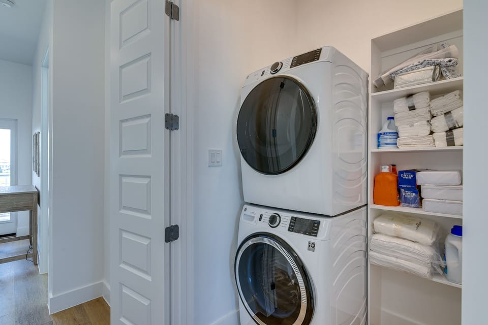 Laundry Area | Laundry Detergent | Main Level