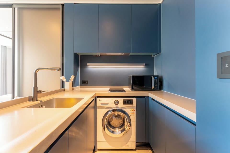 Fridge, microwave, coffee/tea maker, electric kettle