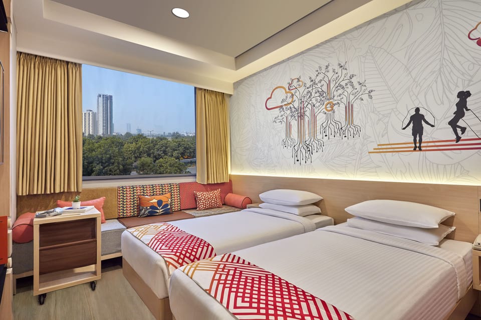Luxe Queen Room | In-room safe, iron/ironing board, free WiFi