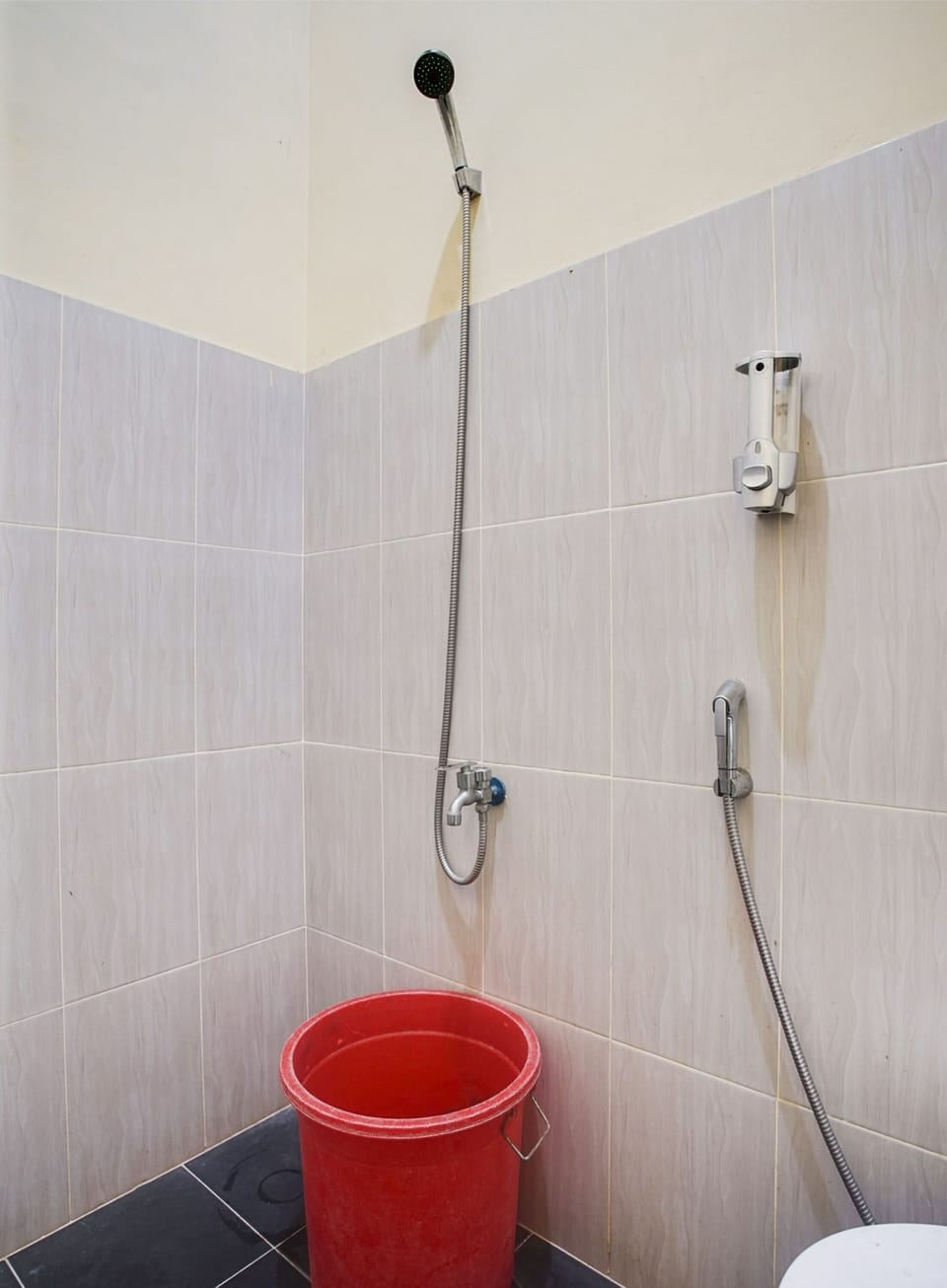 Double Room | Bathroom | Shower, towels, toilet paper