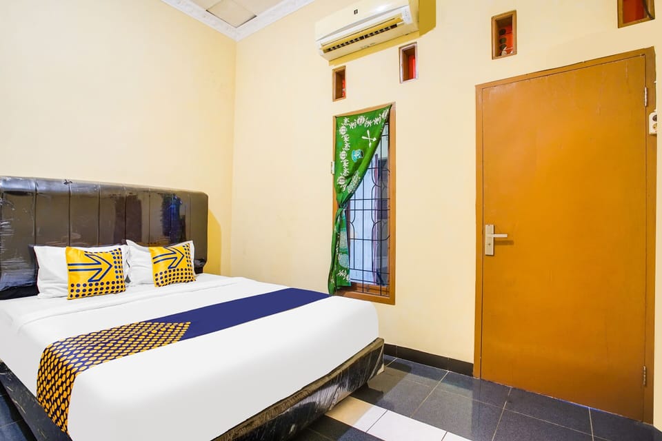 Double Room | WiFi (free), bed sheets