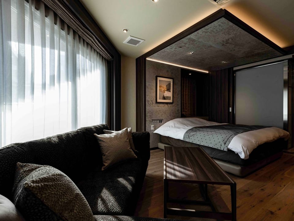 ・[Balcony Suite] A spacious and spacious room, so you don't have to worry even if you have a lot of luggage.