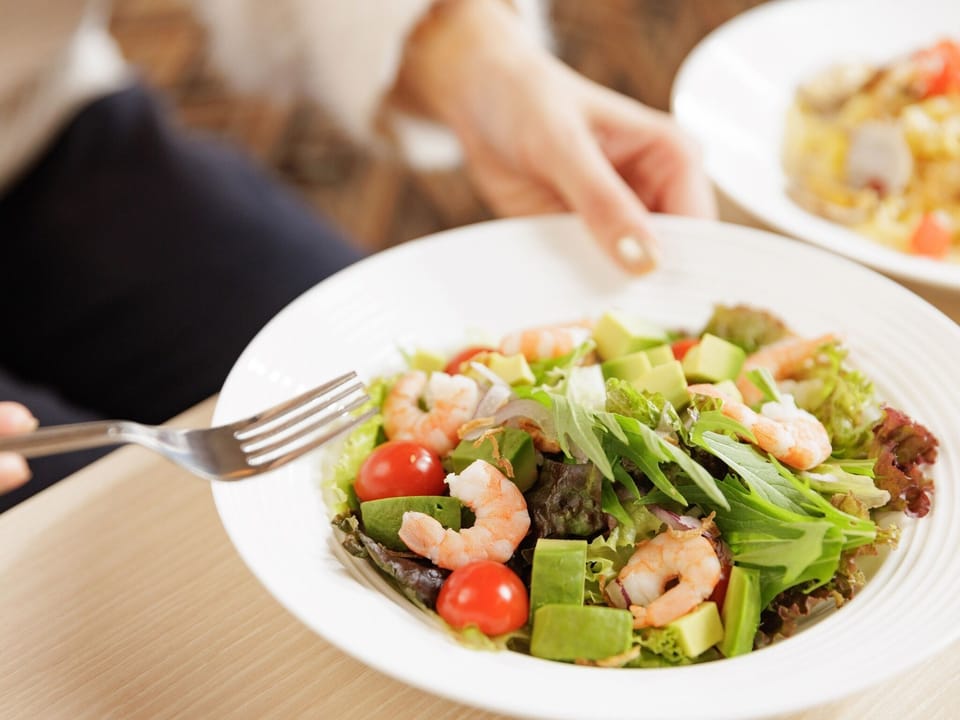 ・[Shrimp avocado salad] Special menu. We will deliver it to your room.