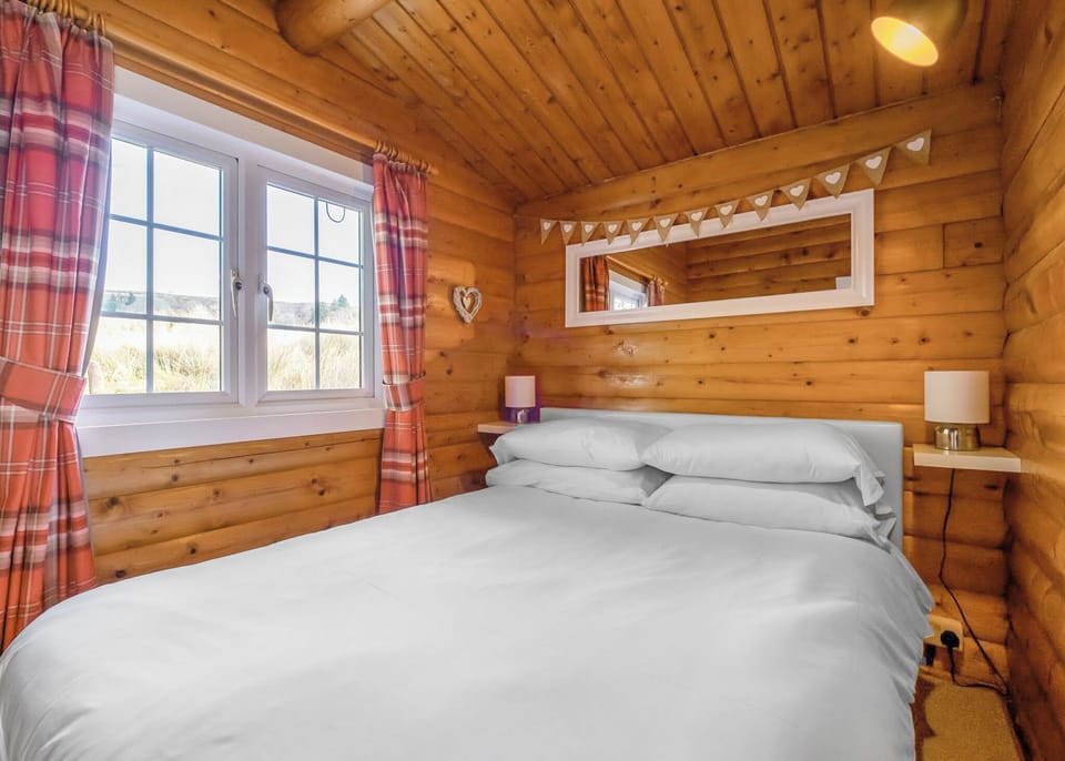 Bedroom, Bed, House