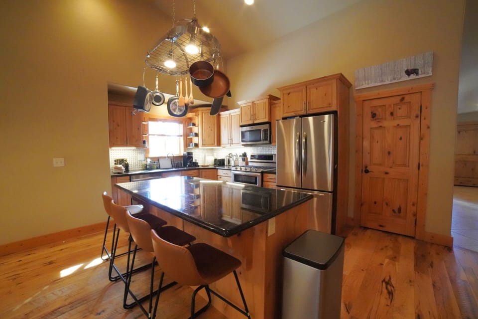 Stay in and make a meal using this well-appointed kitchen!