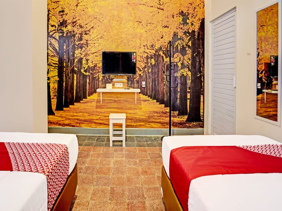 Deluxe Twin Room | Desk, free WiFi, bed sheets