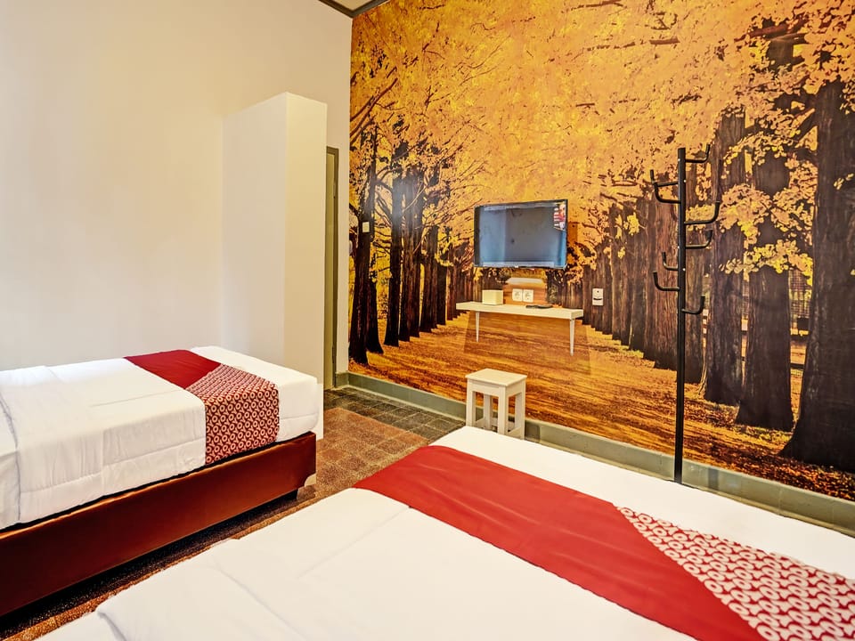 Deluxe Twin Room | Desk, free WiFi, bed sheets