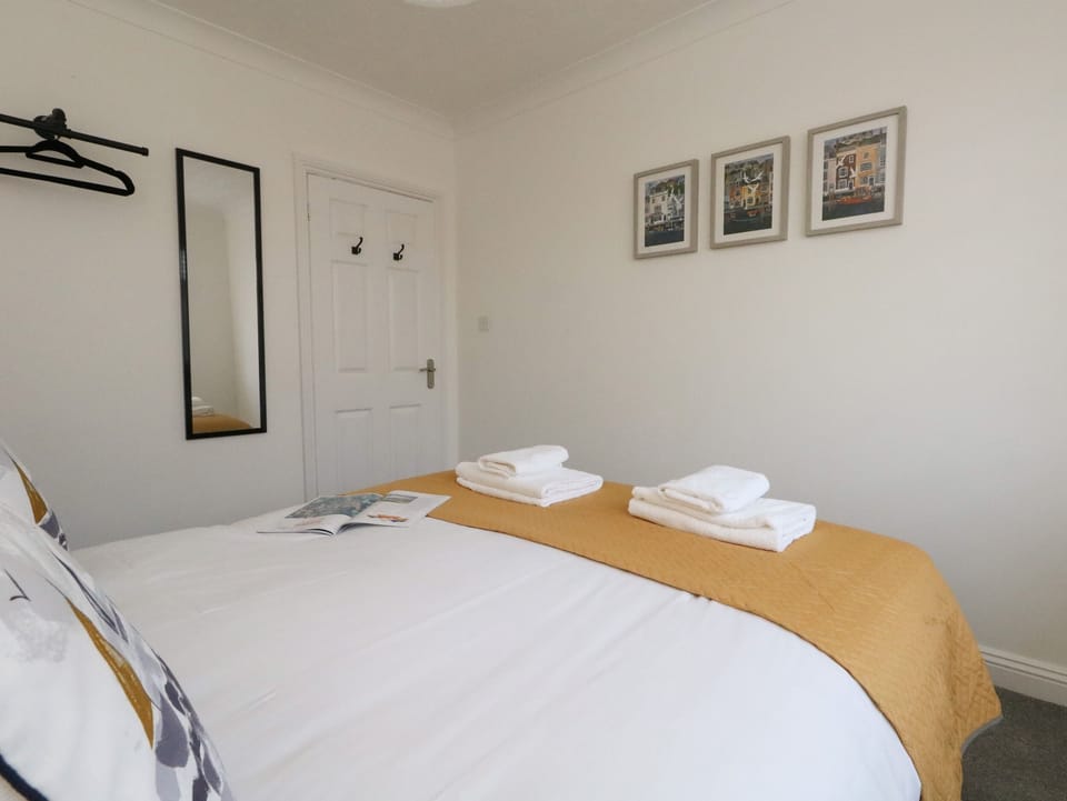 2 bedrooms, individually decorated, individually furnished, free WiFi