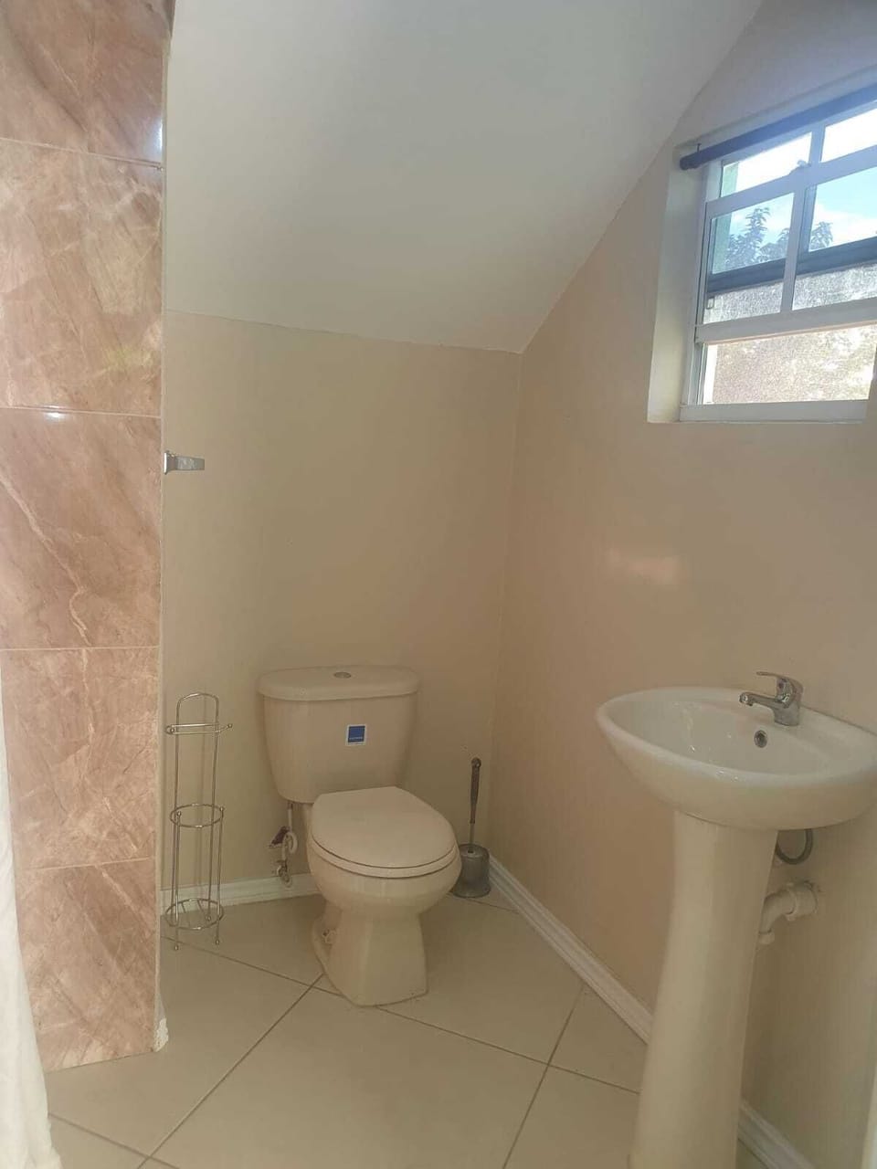 Deluxe Studio Suite | Bathroom