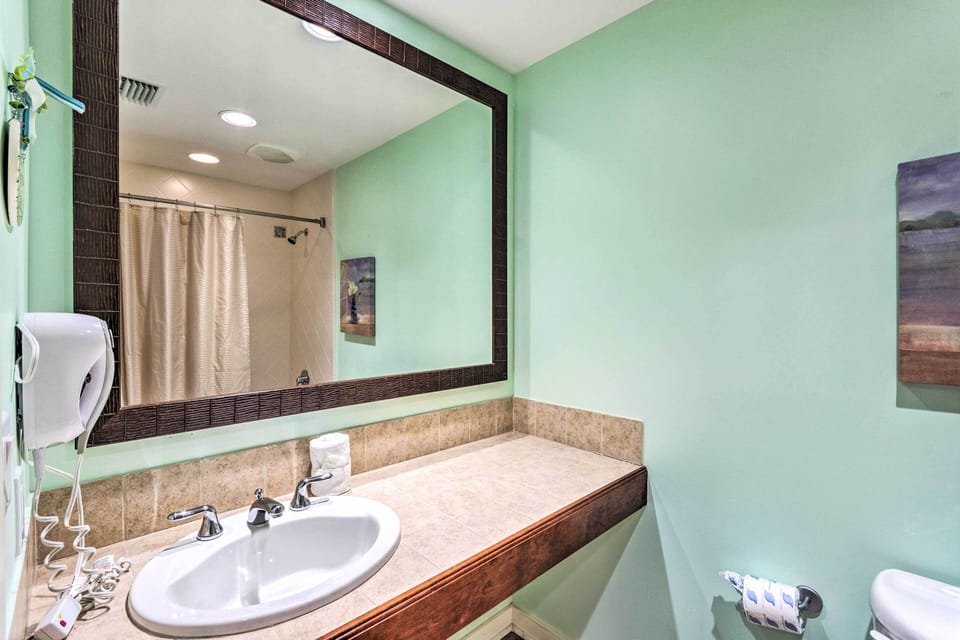 Studio w/ Pool Access - Walk to Miramar Beach! Apartment in Miramar Beach