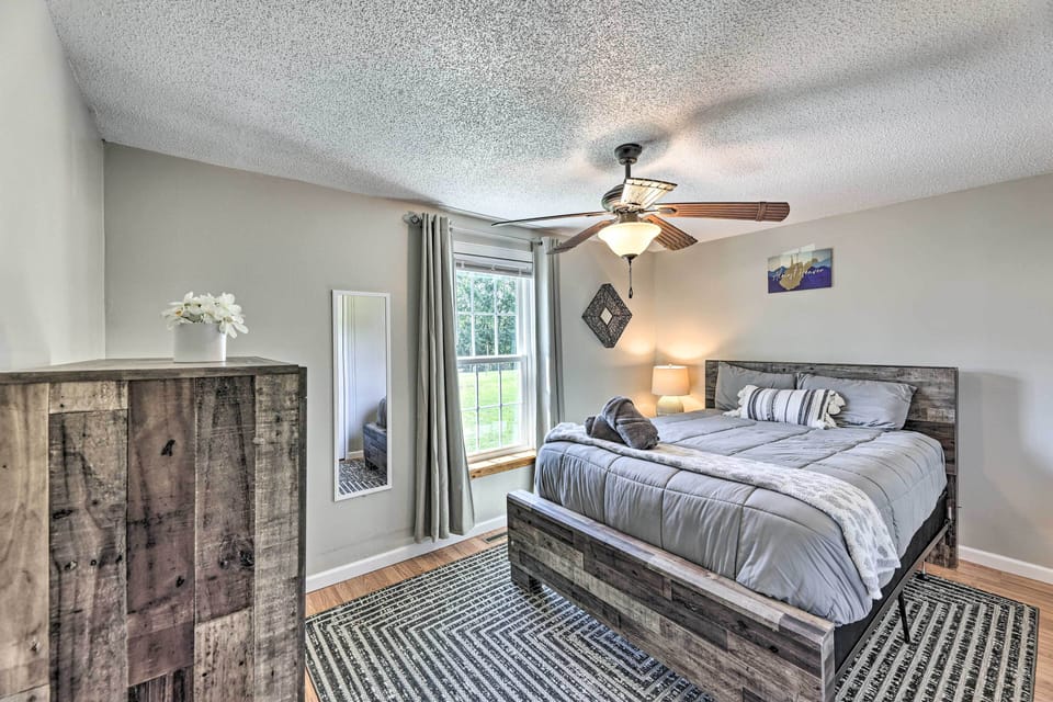 Family-friendly Sanctuary: Bbq, Patio & Yard Cottage in West Virginia