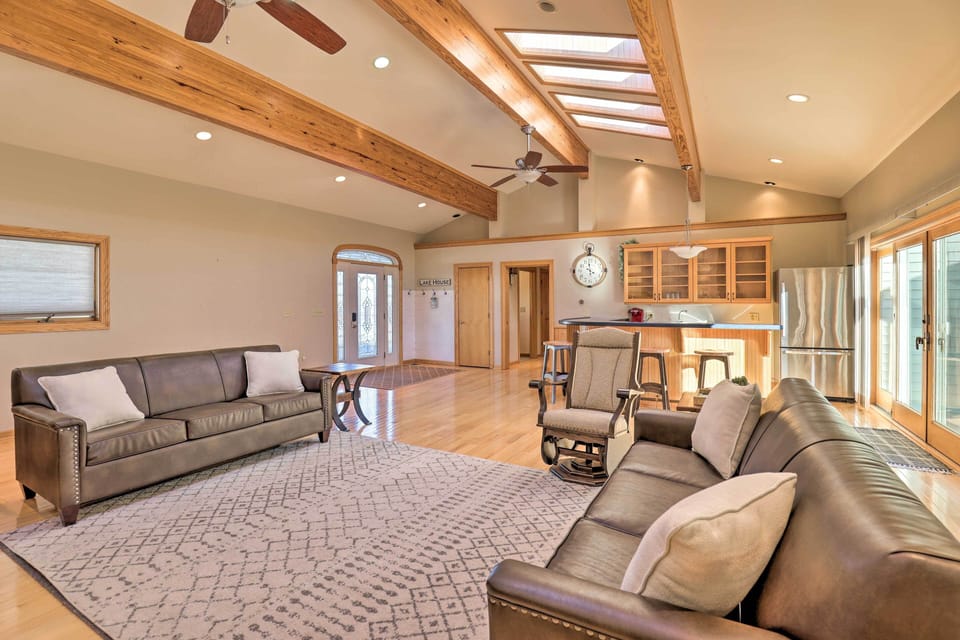 House (4 Bedrooms) | Interior