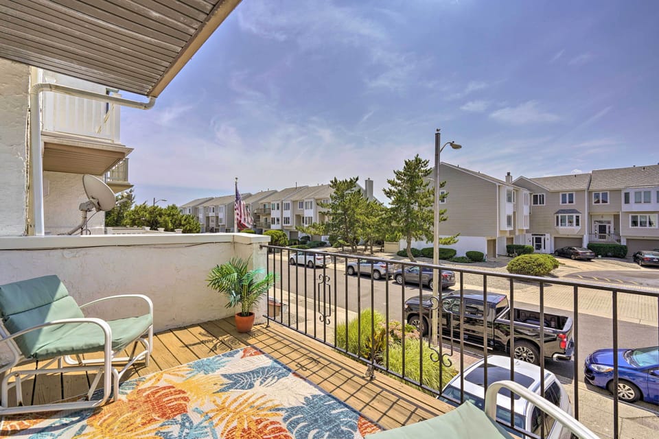 Apartment (3 Bedrooms) | Front of property