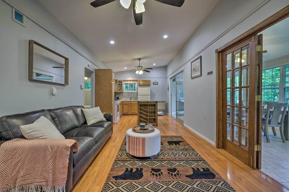 House (2 Bedrooms) | Interior