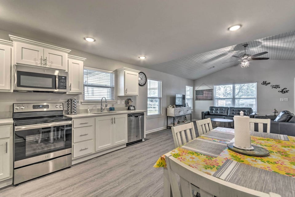 House (2 Bedrooms) | Interior