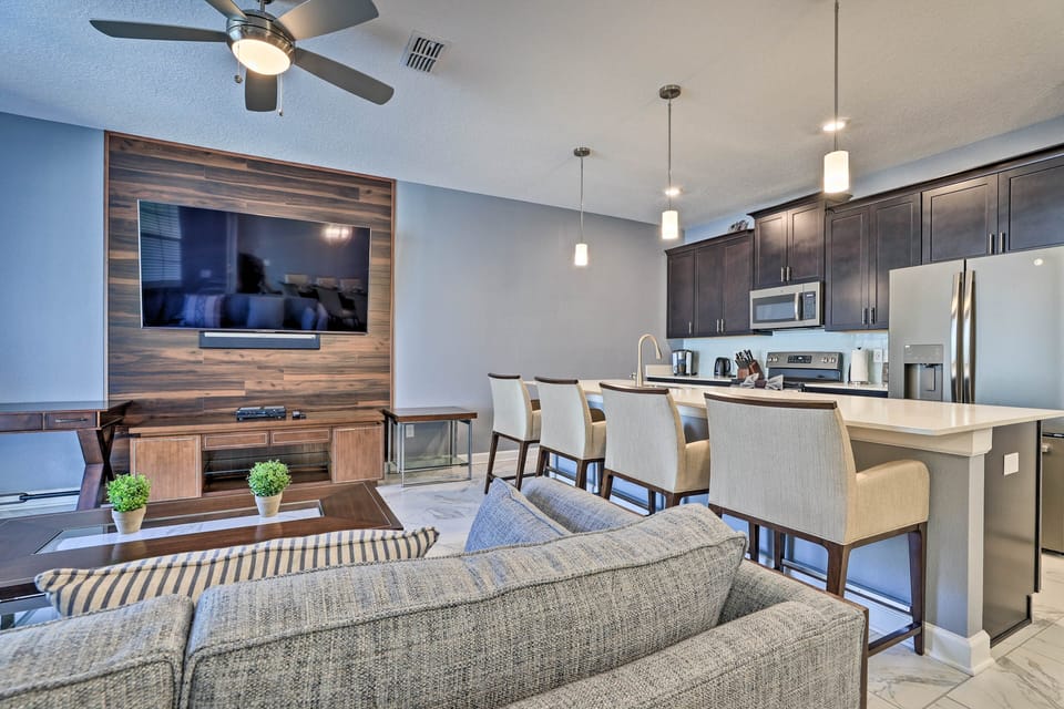 Apartment (4 Bedrooms) | Front of property