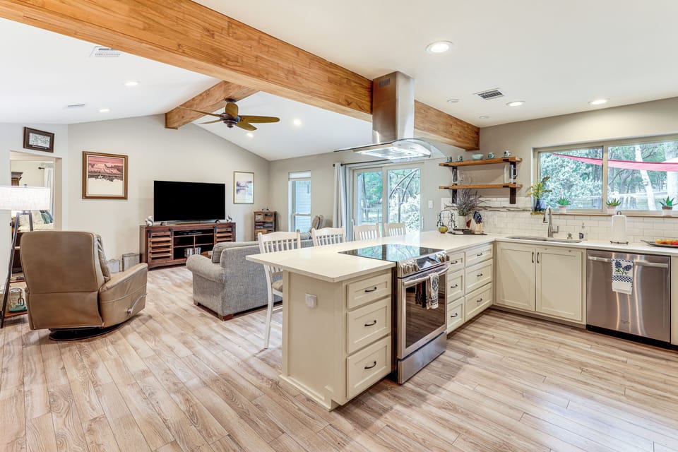 House (4 Bedrooms) | Interior