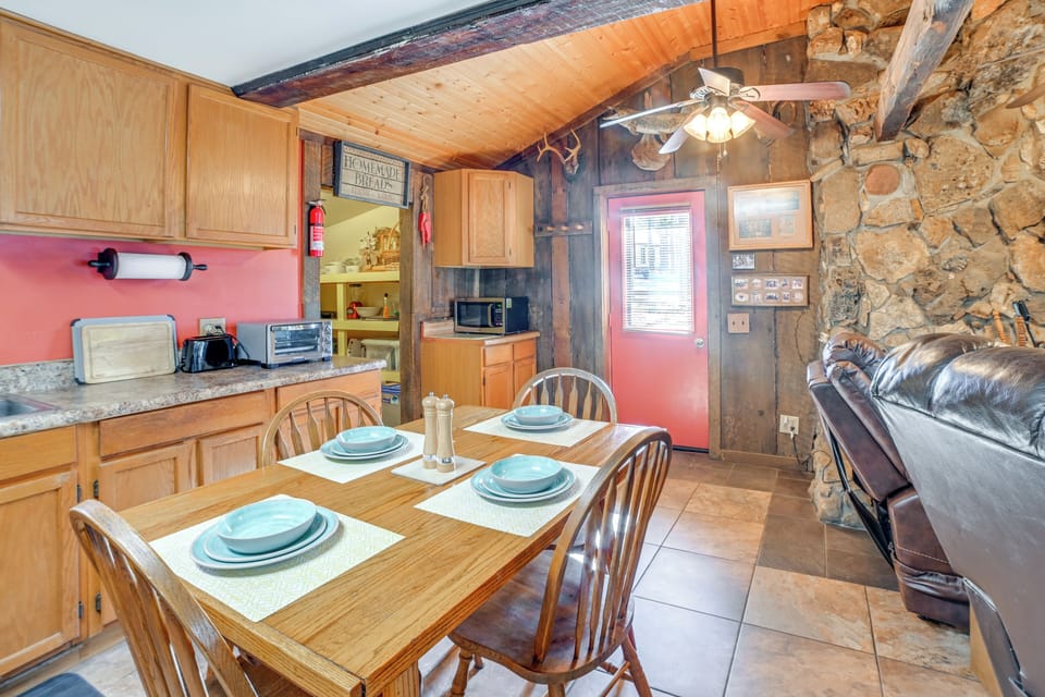 House (2 Bedrooms) | Interior