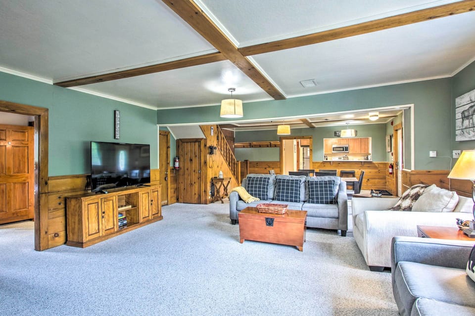 House (6 Bedrooms) | Interior