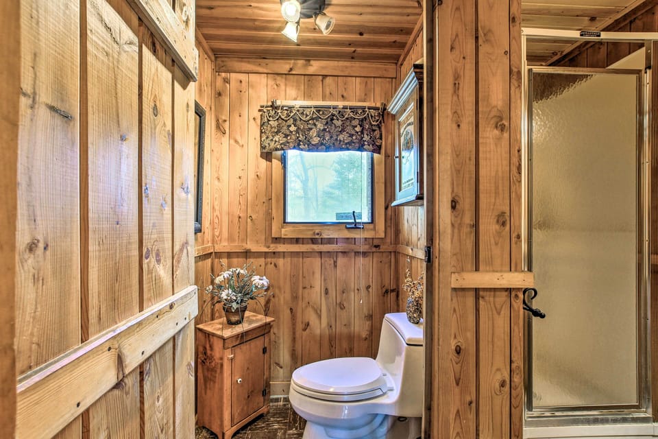 Baldwin Cabin w/ Private Beach on Little Lake! Cottage in Michigan