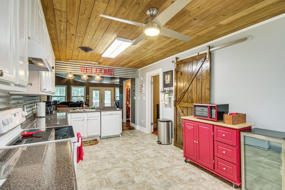 House (3 Bedrooms) | Interior