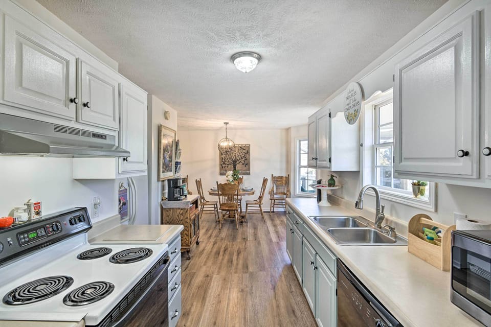 House (3 Bedrooms) | Interior
