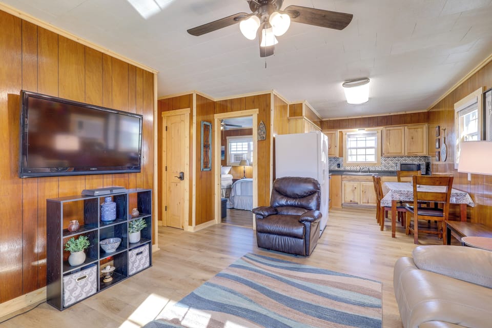 House (2 Bedrooms) | Interior