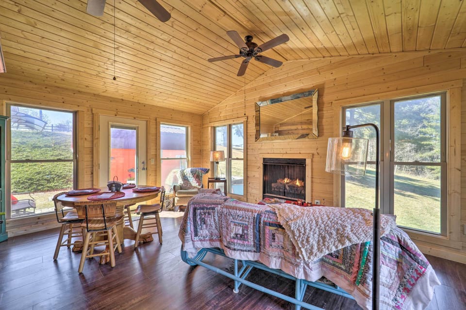 House (2 Bedrooms) | Interior