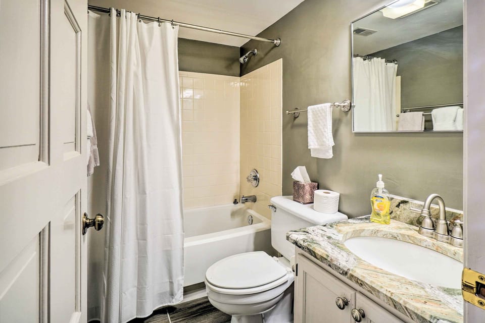 Cozy Gatlinburg Condo ~ 2 Mi to National Park! Apartment in Gatlinburg