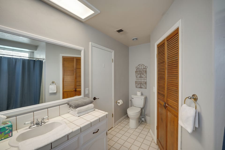Private Pool & Patio: Pet-friendly Bakersfield Gem Cottage in Bakersfield