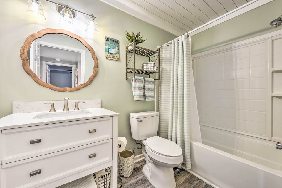 Fernandina Beach Condo ~ 1 Mi to Golf Courses Apartment in Fernandina Beach