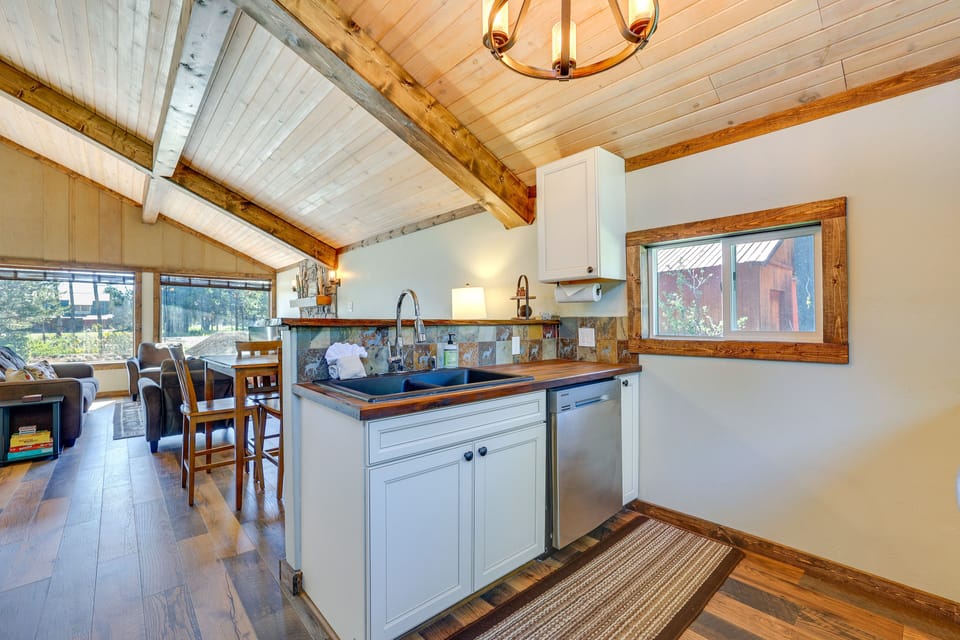 House (3 Bedrooms) | Interior