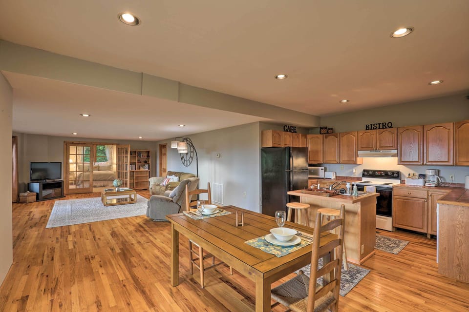 House (2 Bedrooms) | Interior