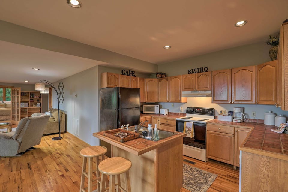 House (2 Bedrooms) | Interior