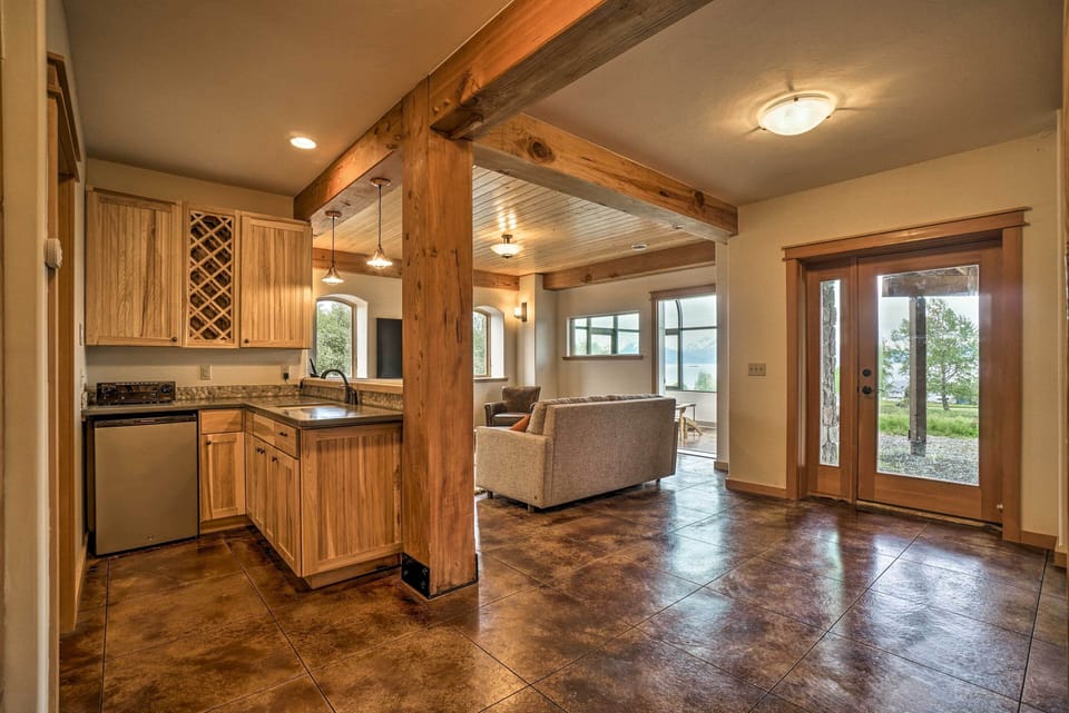 House (4 Bedrooms) | Interior