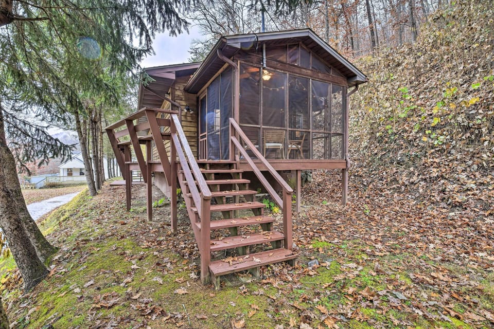 Cottage (2 Bedrooms) | Front of property
