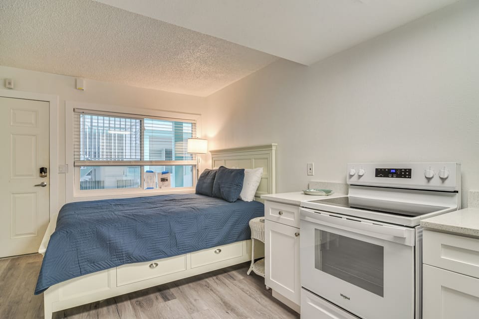 Apartment (0 Bedroom) | Interior