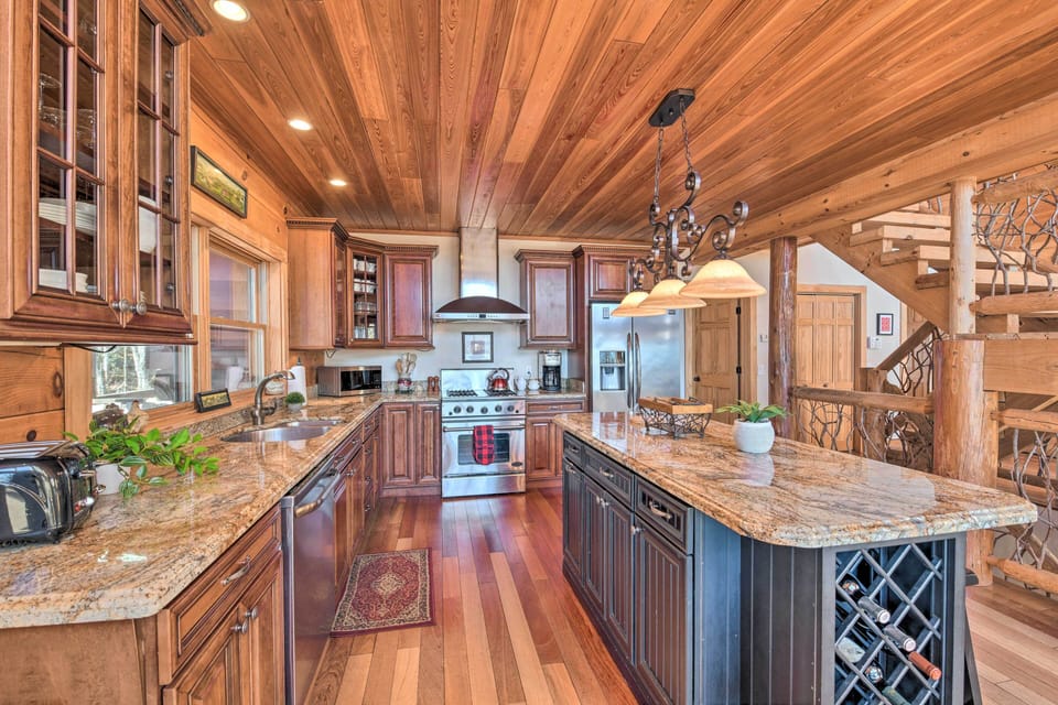 House (4 Bedrooms) | Interior