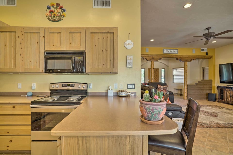 House (3 Bedrooms) | Interior