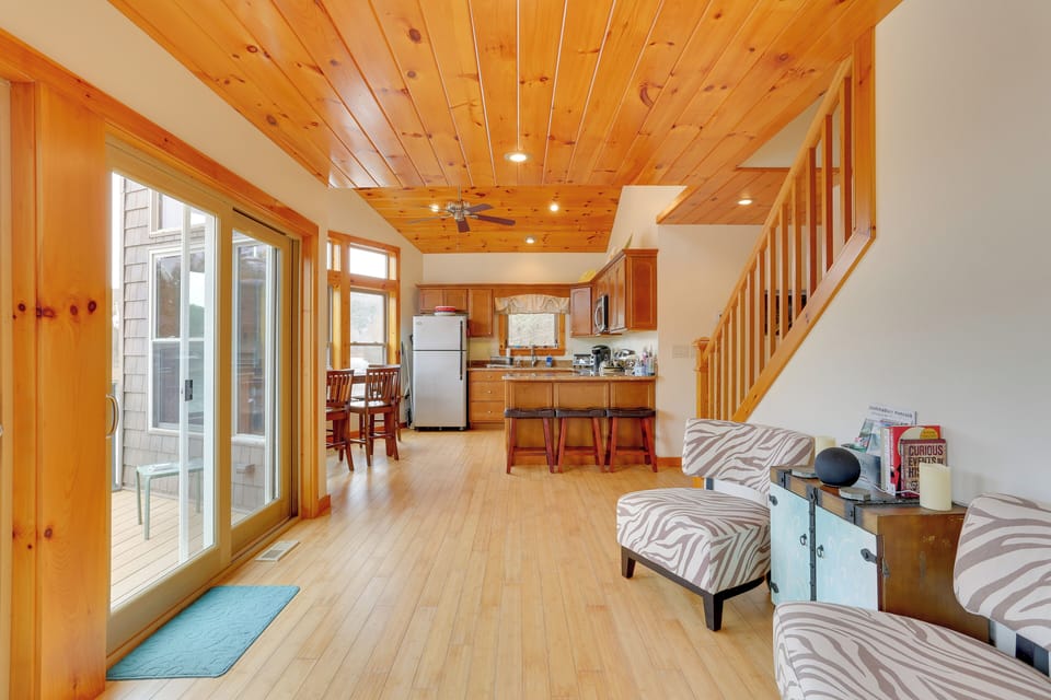 House (2 Bedrooms) | Interior